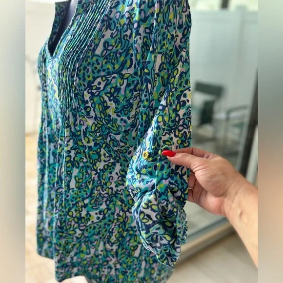 Lilly Pulitzer Blue Bell Sleeve Blouse with Pleated Details - Picture 5 of 8